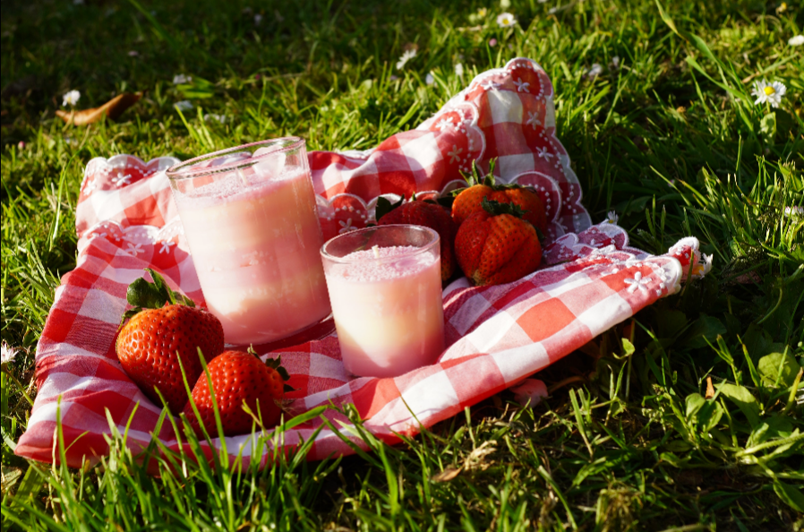 π Strawberries & Cream Body Oil Massage Candle (Limited Edition Spring 2025) π