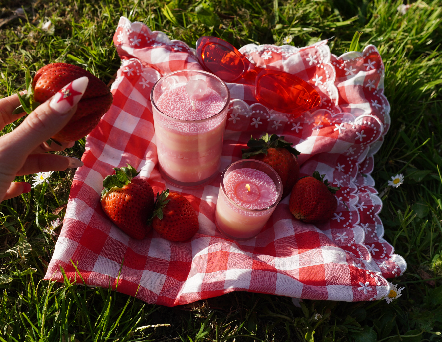 π Strawberries & Cream Body Oil Massage Candle (Limited Edition Spring 2025) π